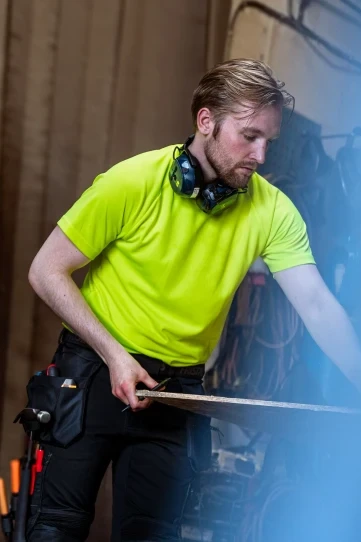 300903 131 T shirt 7555 GPIN HighRes